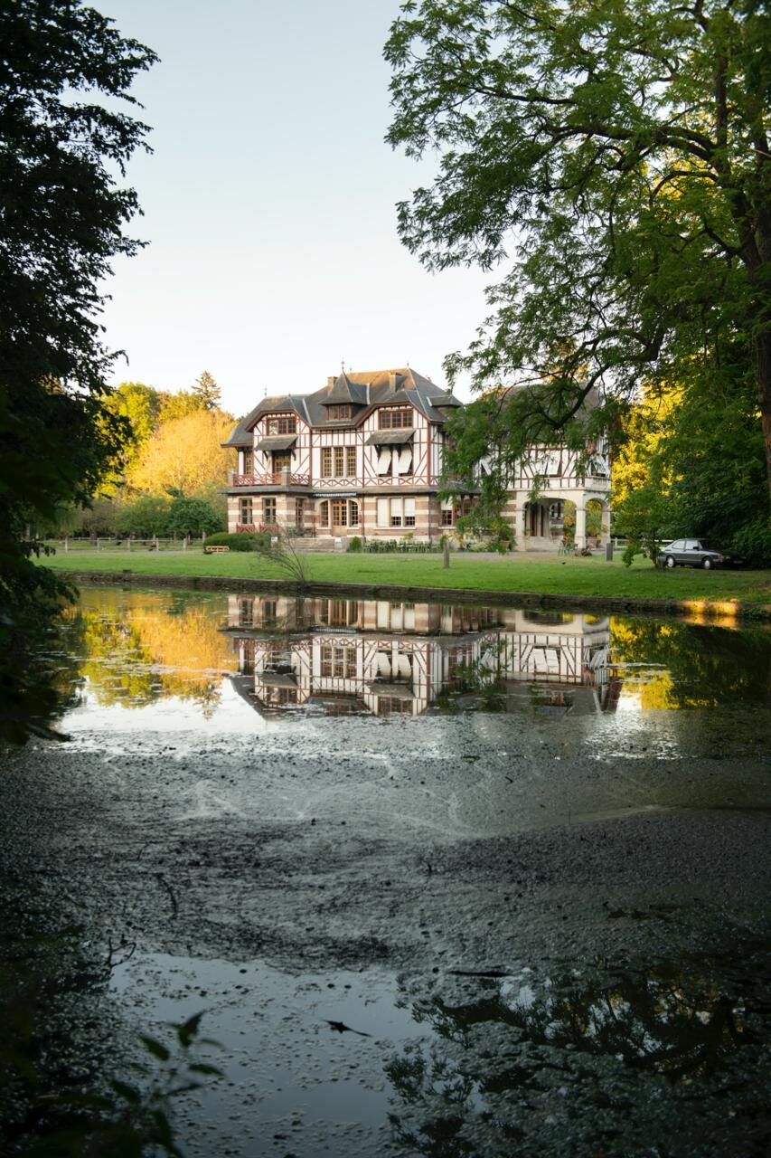 Domaine de la Nèle — the château and grounds